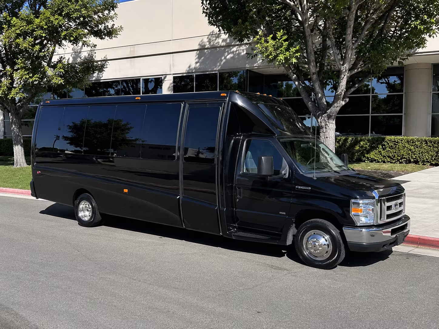bachelor and bachelorette party bus rentals in sunrise and broward county